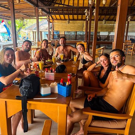 Bronze Bungalows Gili Meno Dış mekan fotoğraf