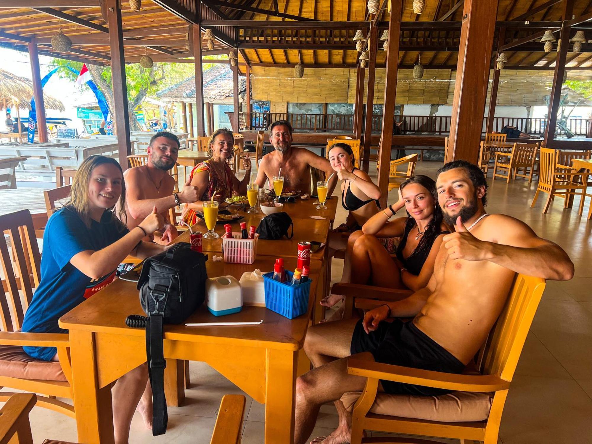 Bronze Bungalows Gili Meno Dış mekan fotoğraf