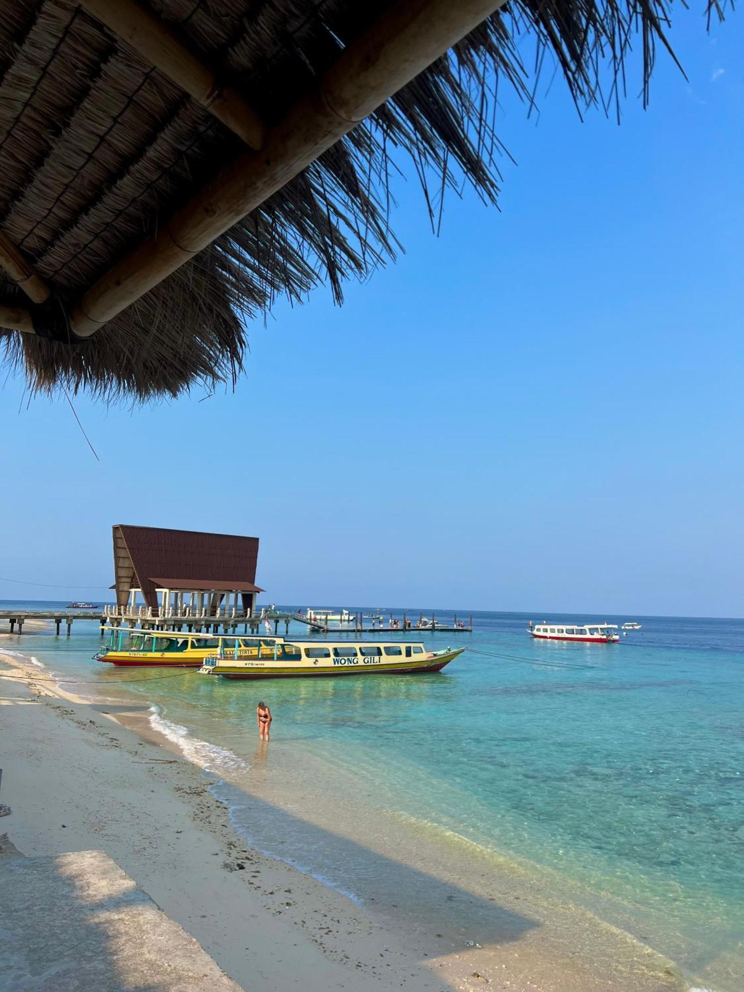 Bronze Bungalows Gili Meno Dış mekan fotoğraf