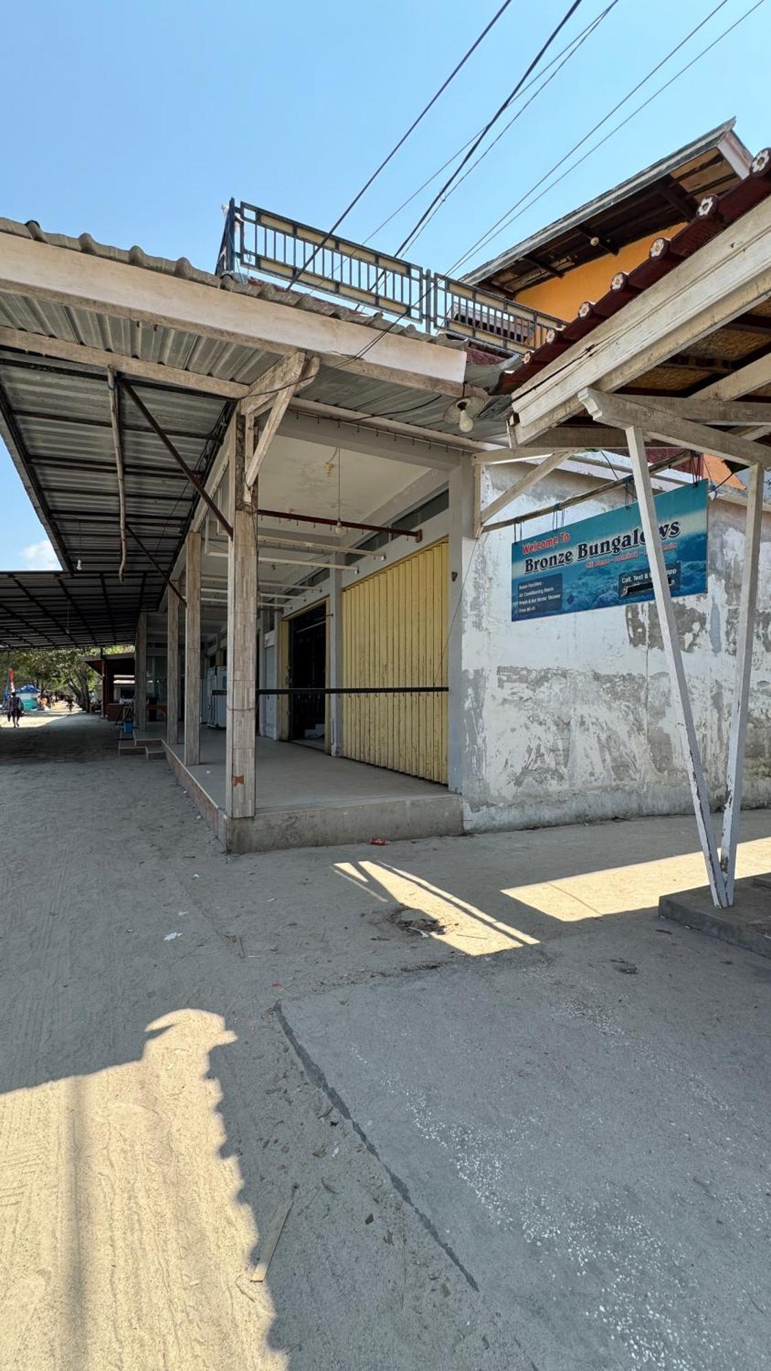 Bronze Bungalows Gili Meno Dış mekan fotoğraf