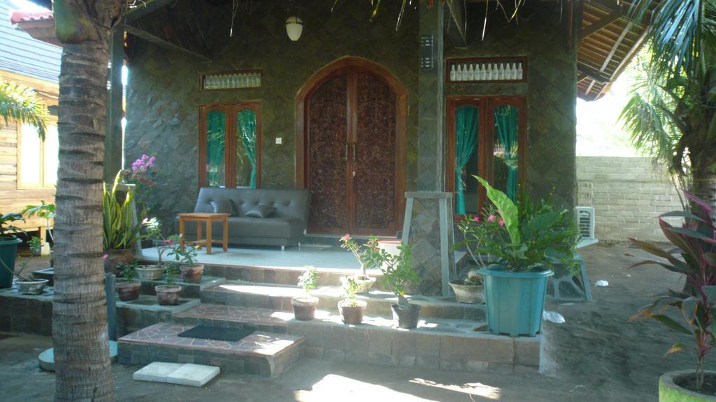 Bronze Bungalows Gili Meno Dış mekan fotoğraf