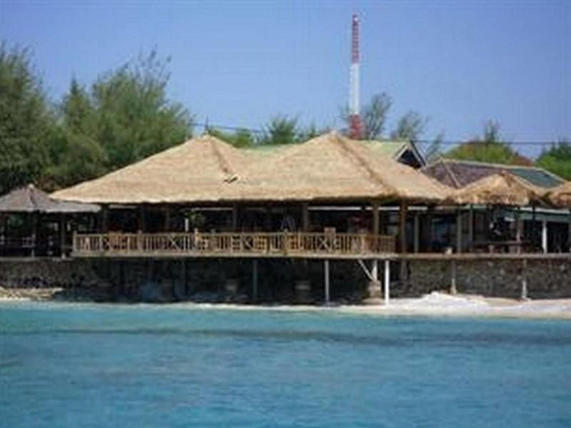 Bronze Bungalows Gili Meno Dış mekan fotoğraf